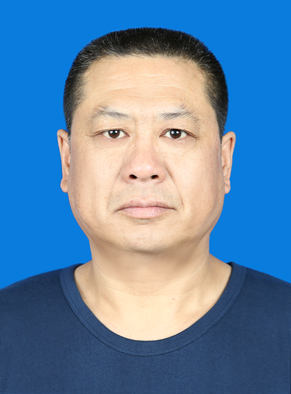 董少龙