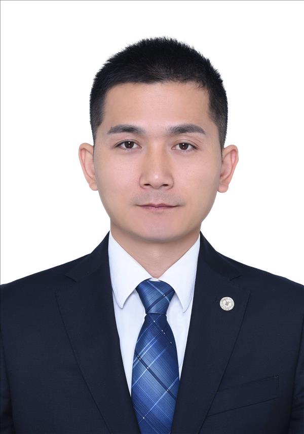 何荆成