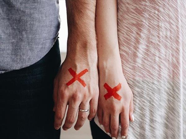 一方要离婚另一方坚决不同意怎么办