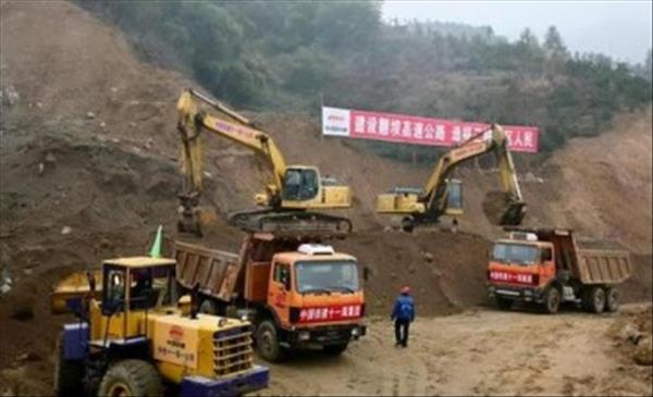 因修建高速公路以城乡规划委员会的名义作出《限期拆除决定书》，被判决无效
